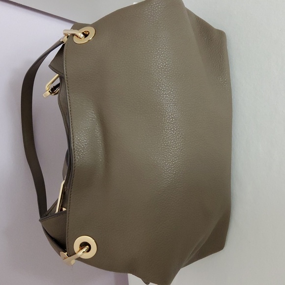 Michael Kors Raven Large Shoulder Tote Bag Leather NWT - Picture 4 of 11